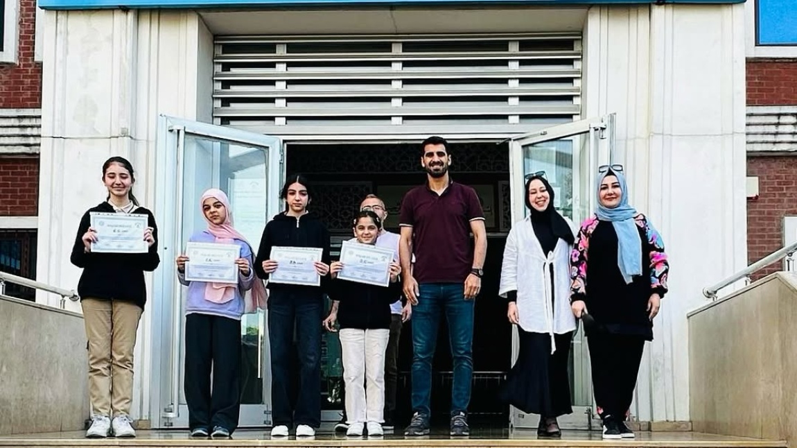 5-9 Mayıs haftasında,okulumuzun İstanbul Öğrenci Meclisi olarak her hafta belirlediğimiz “TEMİZ SINIF” ları ve başarı belgeleri