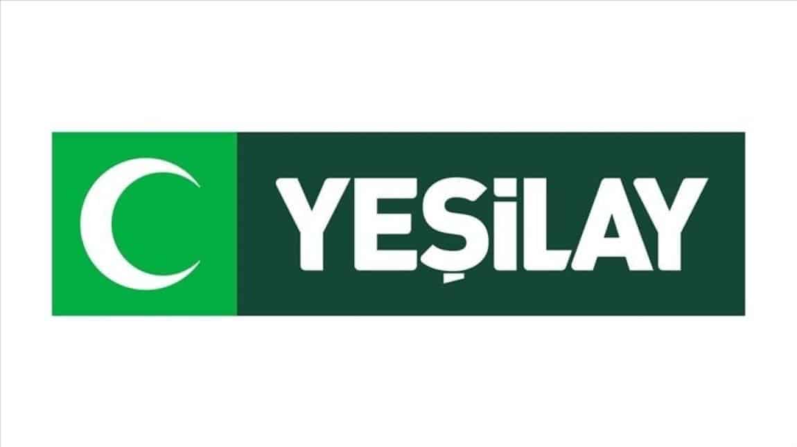 Bugün okulumuza Yeşilay geldi, 51 sınıfının kızları anneleriyle birlikte çok özel bir Anneler Günü etkinliği yaptı.